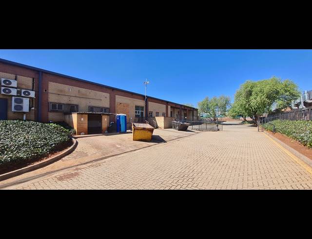 1,140M² WAREHOUSE TO LET IN BENONI CENTRAL